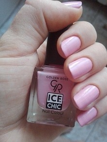 Moje dzisiejsze pazurki :))