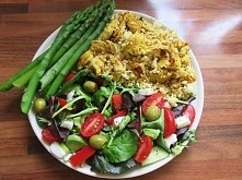 31.08 szparagi/kasza jaglana/piers z kurczaka/pomidory/ogorek/oliwki/mix salat/mozarella light/papryka/avokado