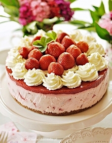 Sernik na zimno z truskawkami (Przepis po kliknięciu na zdjęcie)