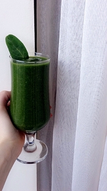 Mocno zielone smothie ze sz...