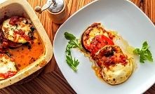 Zapieczona cukinia z bakłażanem i serem mozzarellą

Potrzebujesz (2 porcje):
CUKINIA 0,3 dużej 
BAKŁAŻAN 1 mały 
POMIDOR MALINOWY 1 średni 
MOZZARELLA 1 standardowej wielkości k...