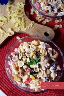 SAŁATKA MAKARONOWA Z KURCZA...