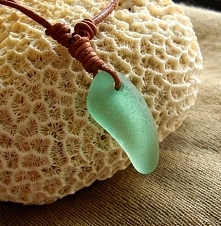 Naszyjnik z kolorowego szkł...