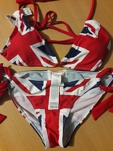 sprzedam!  nigdy  nie noszony w idealnym stanie dla mnie za mały:( tylko 30zl;)