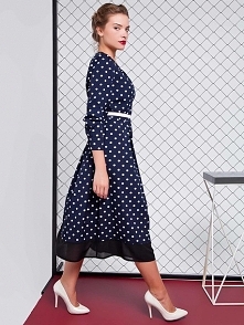 Suknia z krepy szyfonowej, odcinana po linii talii, rękaw 3/4, 117zł