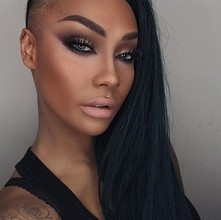 piękny. .. ! nieco drapieżny Look ! *-*