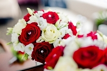 #bukietślubny #weddingflowers #roses #pearls