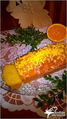 Babka mocno pomarańczowa. Pyszne i proste ciasto. Polecam :)
* przepis po kliknięciu w zdjęcie