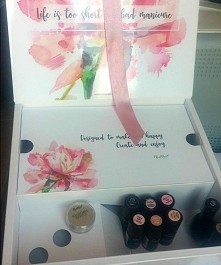 Schowek na lakiery z Neonail <3 Mam nadzieję, że wkrótce zabraknie w nim miejsca. :)