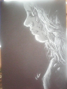 białą i szarą pastelą