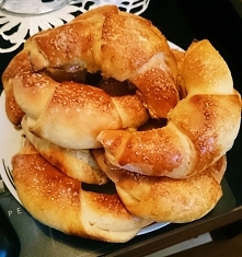 Rogaliki z białą czekoladą ;) Przepis wzięty z bloga Po Prostu Pycha ;)