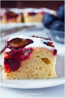 Ciasto jogurtowe ze śliwkami