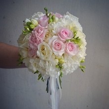 pastelove frezje róże eusto...