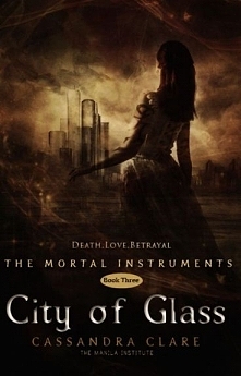 Piękna angielska okładka Miasta Szkła *.*
Polecicie jakąś ciekawą długą książkę? Może być nawet 1000 stron :)