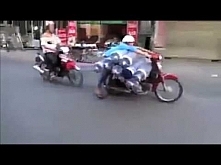 Motorower czy ciężarówka?