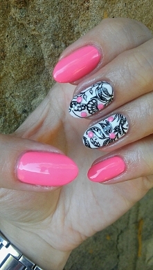 różowo-czarno-białe