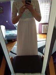 suknia <3 ktoś chętny kupić? proponujcie cenę ;) rozm. M. na zdj. troszkę przeswituje zielony biustonosz. :p