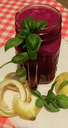 burak + jabłko + banan + brzoskwinia + cytryna ;)