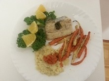 ryba pieczona z warzywami