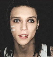 On jest hipnotyzujący *^*