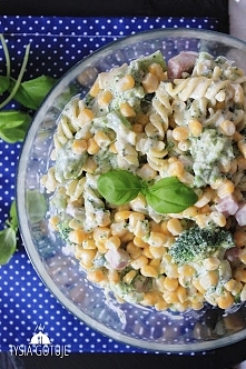 Sałatka makaronowa z brokuł...