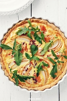 QUICHE Z ŁOSOSIEM WĘDZONYM,...