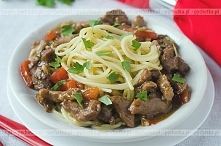 Makaron z wieprzowiną chili