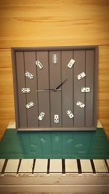 Zegar z domino... 
Zrobiony...