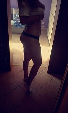 Dzien 3. Msc.2. Ciężko było się zmotywować aby podnieść tyłek z fotela ale w końcu się udało i już 2gi miesiąc ćwiczeń "dzień w dzień"(2-3dni przerwy). To mój mały suk...