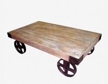 Stół kawowy w stylu industrialnym.
Wykonany z drewna połączonego z żelazem.