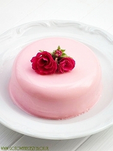 Różana panna cotta