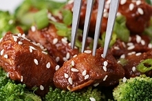 INGREDIENTS:
For the sesame chicken:
3 (8 ounce) chicken breasts
1 teaspoon ground pepper
⅓ cup low-sodium soy sauce
⅓ cup honey
2 tablespoons tomato paste
3 cloves garlic, minc...