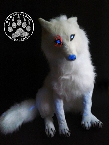 "Nightly" - wilk aktywny fantasy świecący w nocy.