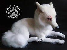 Wilk arktyczny fantasy.(futro jest sztuczne)