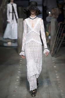 SPRING 2017 READY-TO-WEAR
Erdem