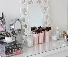 Toaletka obraz udostępniony...