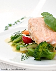 Łosoś w sosie maślano-winnym | ArtKulinaria