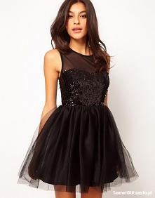 Piękna markowa sukienka BLA...