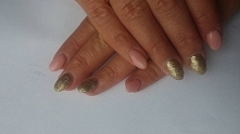 Ślubne hybrydy z Neonail - light peach & gold glitter. Miało być delikatnie i elegancko - udało się?