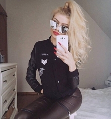 Seksowne skórzane spodnie z zamkami. Idealne na randkę albo na imprezę. Świetnie modelują nogi.