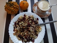 Jesienne śniadanko w jesiennej "aranżacji" ;)