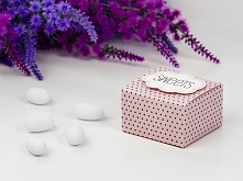 Pudełeczko na słodkości od Partytajm.com.pl. Idealne na podziękowania dla gości czy zapakowanie drobnego upominku.