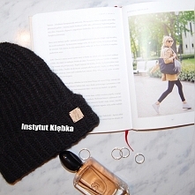 Instytut Kłębka - ręcznie robiona wełniana czapka