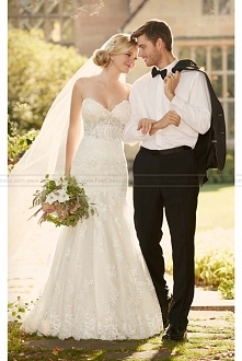 Essense of Australia Fit-And-Flare Strapless Wedding Dress Style D2042