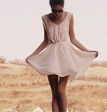 Zwiewna sukienka - Kliknij w zdjęcie aby zobaczyć więcej