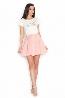 Piękna rozkloszowana spódnica. Świetnie sprawdzi się na imprezę bądź inne uroczystości albo na spotkanie z przyjaciółmi.