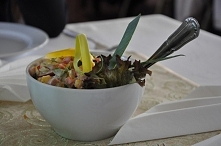 Kto nie lubi sałatki jarzynowej?!
Uważam, że jej nie da się nie lubić!
Dlaczego?
Własnie dlatego, że każdy ale to każdy robi ją po swojemu, z tych warzyw które lubi.
A co ciekaw...