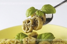 Makaron na ostro z czosnkiem i bazylią