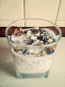 Serek wiejski z nasionami chia! Pyszności ♥♥♥
Przepis po kliknięciu w zdjęcie :)