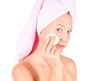 Domowy przepis na płyn do demakijażu cery wrażliwej